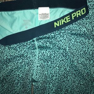 Nike Pro leggings